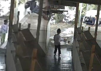 Terekam CCTV, Siswa SD Tewas di Tempat Tertimpa Tembok Beton Saat Sedang Berwudhu untuk Salat, Ternyata Akibat Ulah Sosok Ini
