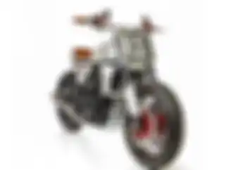 Sangar Abis! Kawasaki Ninja 250 Dicustom Street Tracker, Kaki-kaki Pakai Copotan Moge