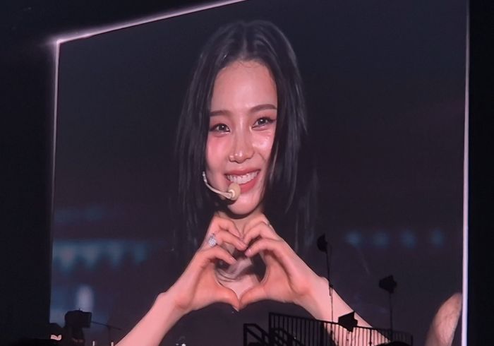 Karina aespa saat konser di Ice BSD, Kabupaten Tangerang, Banten, Sabtu (4/4/2026).