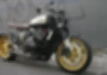 Cakep! Honda CB400 Ini Dimodifikasi Pakai Kaki-kaki Moge Italia