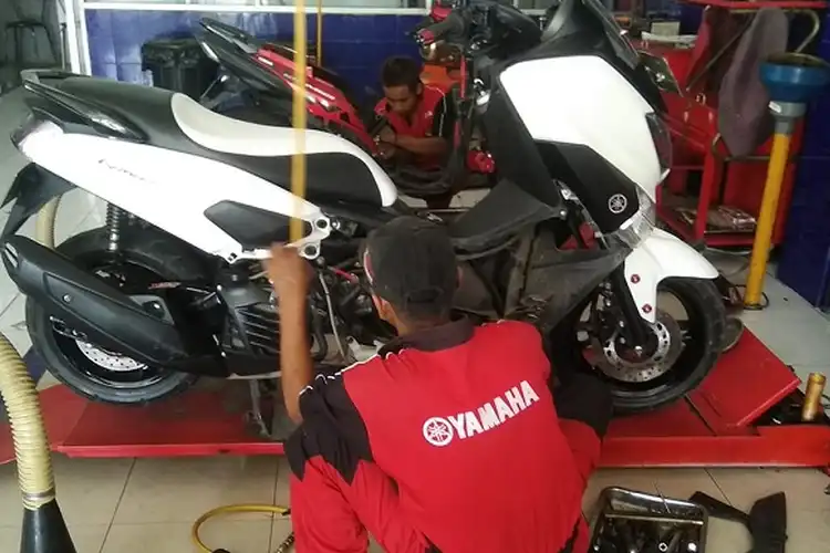 Enak Banget, Servis Motor di Dealer Resmi Yamaha Bisa Dapat Oli Sampai Busi Gratis, Begini Caranya