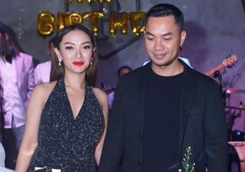 Jauh dari Kesan Mewah, Makan Malam Romantis Zaskia Gotik dan Suami di Warung Kaki Lima Curi Perhatian, Netizen: yang Penting Bahagia Bareng Pasangan Halal