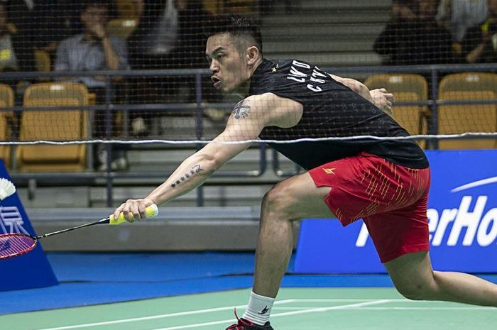 Pebulu tangkis tunggal putra China, Lin Dan, pada babak kesatu Kejuaraan Asia 2019, di Wuhan Sports Center Gymnasium, Wuhan, China, Rabu (24/4/2019).