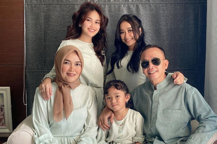 Keluarga Ayu Ting Ting