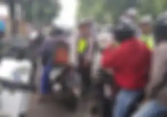 Berapa Biaya Dapetin Stiker Hologram Buat Kendaraan Biar Bebas Tilang Polisi?