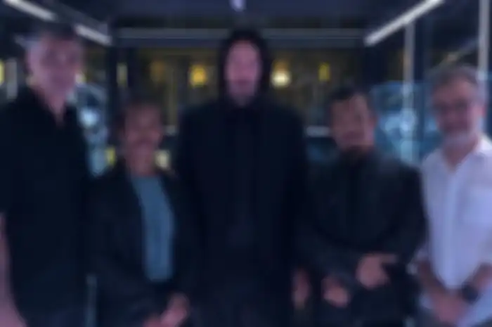 Yayan Ruhian dan Cecep Arif Rahman berfoto dengan Chad Stahelski, Dan Lausteen, dan Keanu Reeves