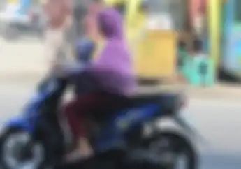 Bikers Catat Nih! Jangan Jadikan Airbag, Stop Boncengin Anak di Depan