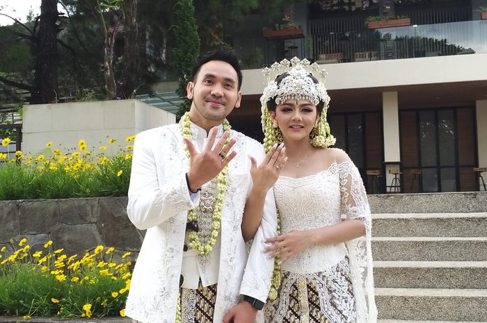Jenita Janet dan Danu Sofwan baru saja melangsungkan akad nikah di Green Forest Bandung, Jawa Barat, Rabu (11/11/2020).