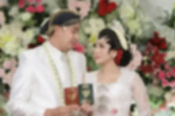 Tata Janeeta dan Brotoseno