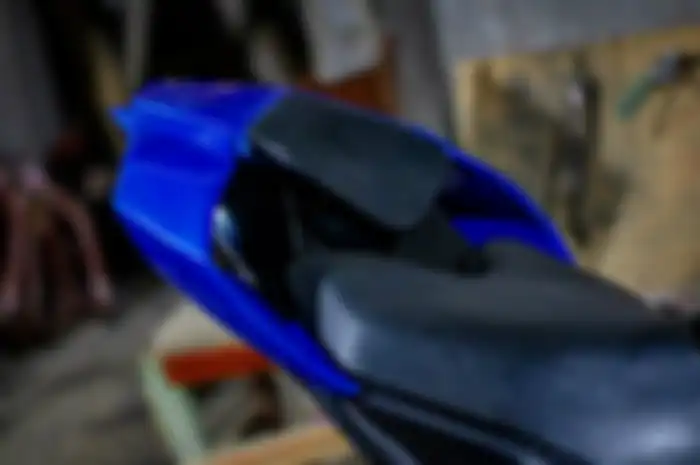 Dengan begini, body belakang Yamaha R15 jadi makin mirip R1 kan? Segini Banderolnya 