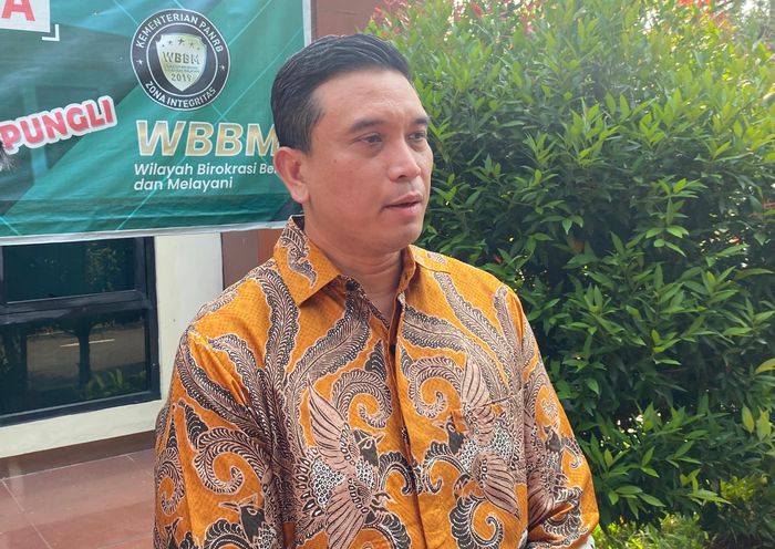 Novio Manurung, pengacara Andre Taulany saat Grid.ID temui di Pengadilan Agama Tigaraksa, Tangerang, Kamis (8/8/2024).