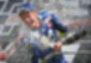 Ternyata Valentino Rossi Terpaksa Pakai Ban Hard, Tapi Bisa Juara 3..