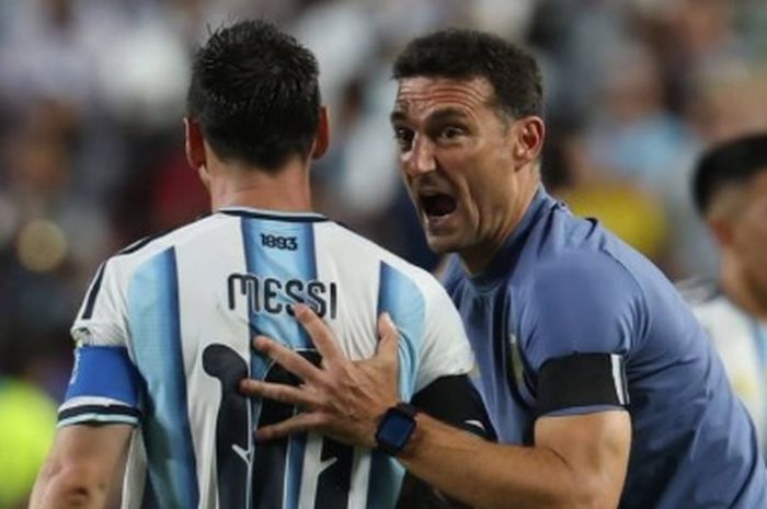Pelatih Timnas Argentina, Lionel Scaloni, merespons dengan elegan kritikan mantan pemain Inggris itu terhadap timnya.