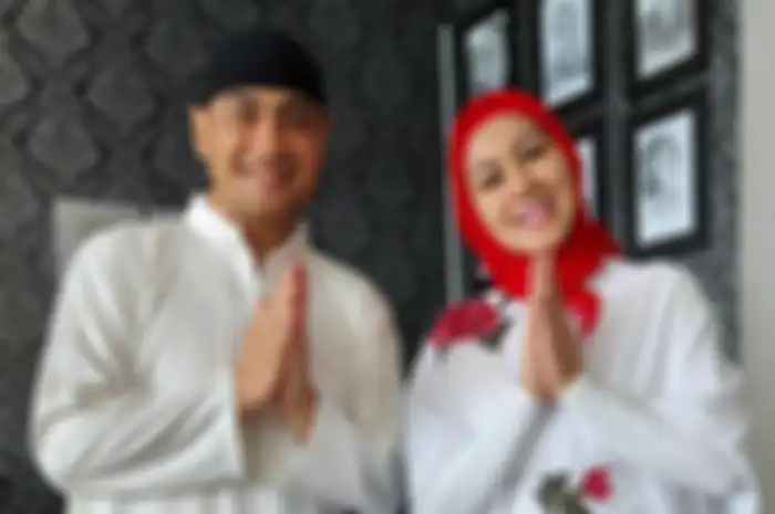 Venna Melinda dan Ferry Irawan saat Grid.ID jumpai di kediamannya di kawasan Kemang, Jakarta Selatan, Senin (2/5/2022).