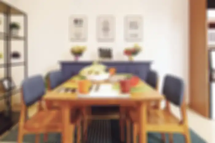 Meja Makan Cantik