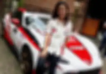 Jajal Mobil Balap Gymkhana, Leher Pembalap Motor Wanita Sabrina Sameh Malah Terluka