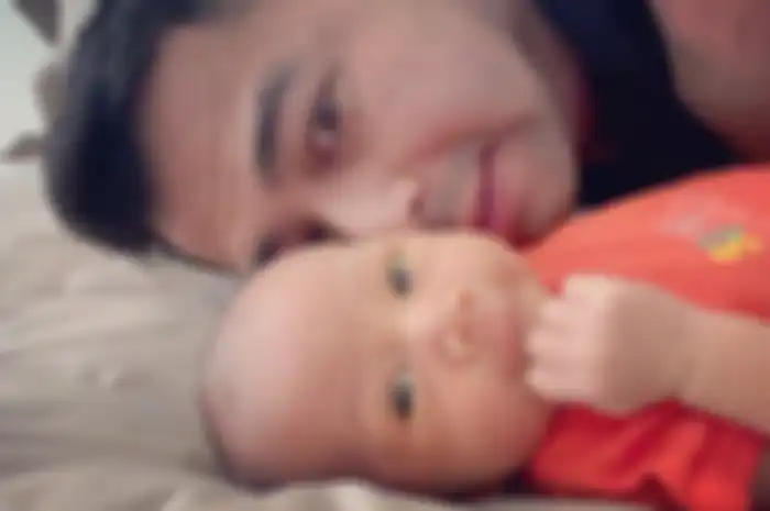 Potret Rayyanza dan ayahnya Raffi Ahmad