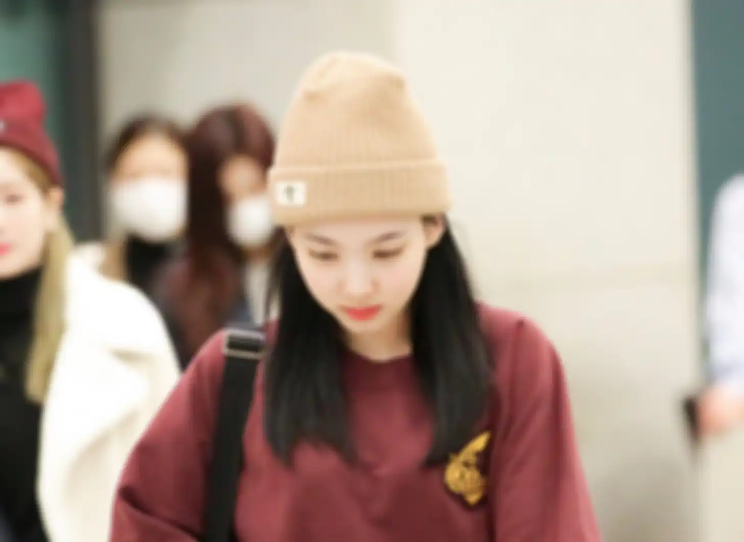 Inspirasi Beanie Hat ala Nayeon TWICE