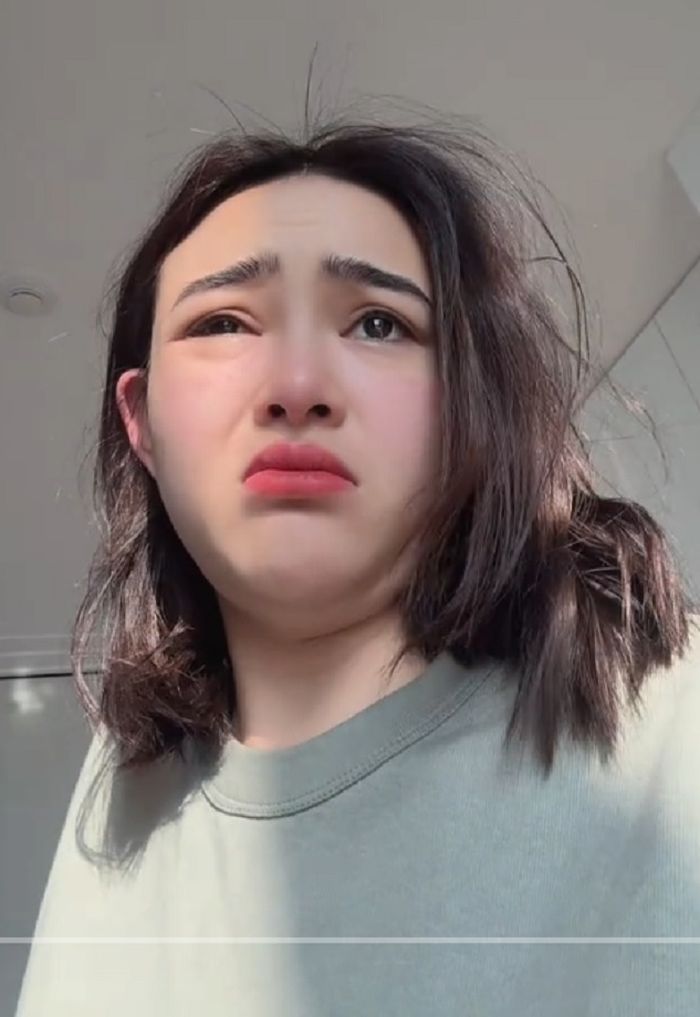 Amanda Manopo bangun tidur dengan rambut acak-acakan di hari pertama usai resmi menikah dengan Kenny Austin.