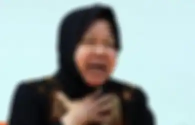 Dicibir karena Terlalu Lebay Sampai Harus Sujud, Jawaban Tri Rismaharini Bikin Mingkem!
