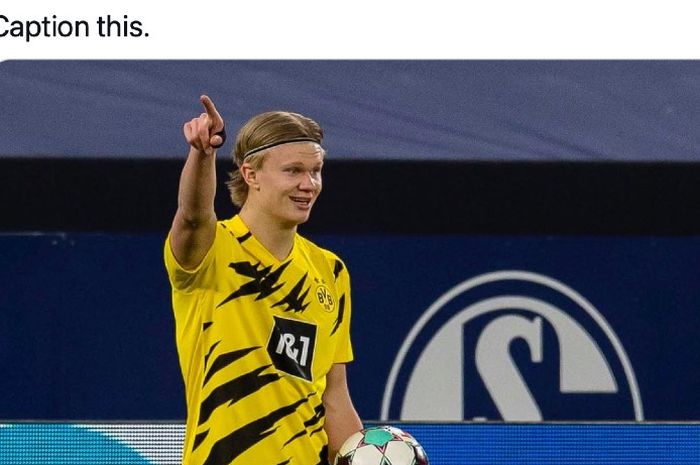 Penyerang Borussia Dortmund, Erling Haaland, kembali tampil on fire saat timnya bertemu Schalke 04 dalam laga derbi Ruhr di Stadion Veltins Arena, Gelsenkirchen, Jerman. 