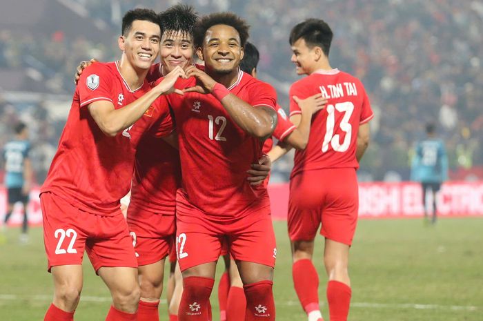 Selebrasi para pemain Timnas Vietnam saat mengalahkan Singapura di semifinal ASEAN Cup 2024.