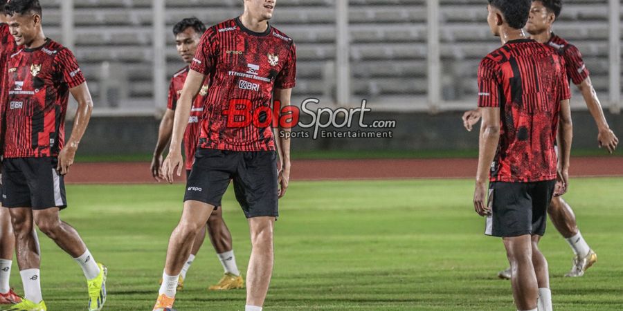 Alasan Jay Idzes Lebih Cerewet Bersama Timnas Indonesia di Lapangan Hijau