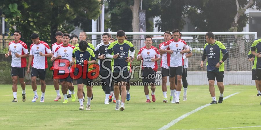 Aksi Shin Tae-yong dan Pemain Timnas Indonesia Latihan Pakai Jersey Baru, Netizen: Kaos Partai?