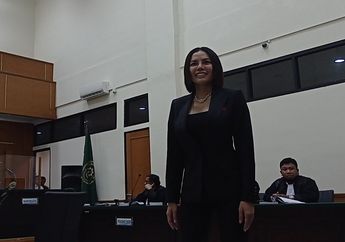 Bukan Ngamuk, Ini Alasan Nikita Mirzani Banting Mikrofon di Ruang Sidang: Kan Gue Wonder Woman