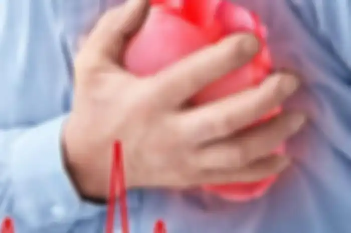 Penderita penyakit jantung dilarang mengonsumsi air kelapa.