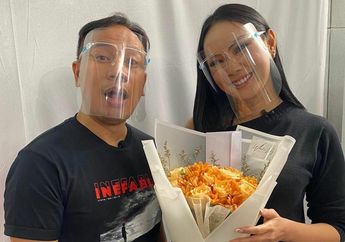 Nikmati Romantisme Bersama Vicky Prasetyo, Kalina Ocktaranny Justru Beri Tanda Like di Swafoto Sang Mantan, Masih Kepo?