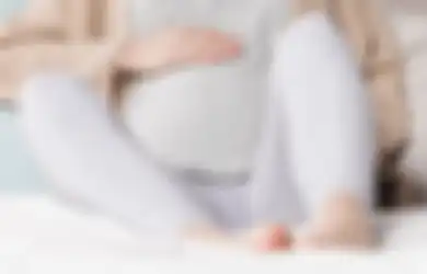 Jangan Langsung Panik! Begini Cara Mengatasi Kaki Bengkak pada Ibu Hamil
