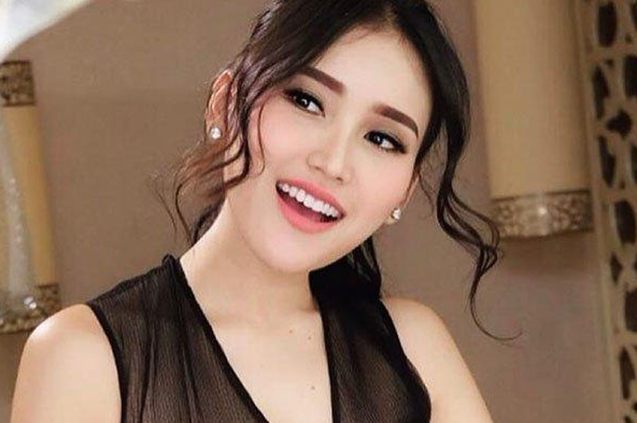 Masa Depan Kisah Cinta Ayu Ting Ting dan Adit Jayusman Diterawang, Mbak You: Belum Bisa Menetapkan