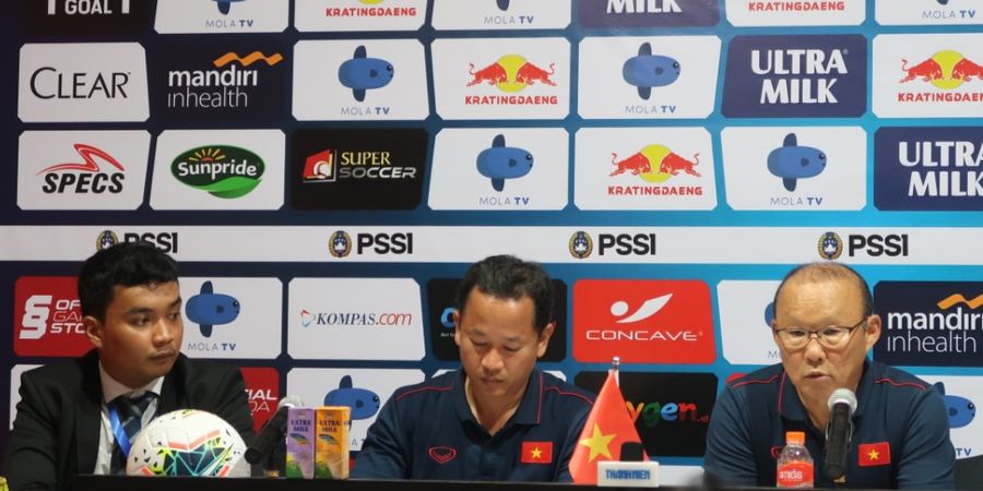 Park Hang-seo Diejek Pelatih Kiper Thailand, VFF Kirim Petisi ke AFC