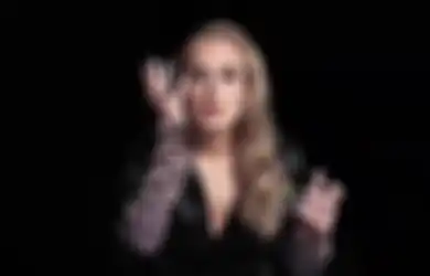 Adele Ungkap Drake Sempat Dengerin Album Barunya '30' Tahun Lalu