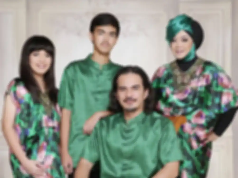 Potret harmonis keluarga Rina Gunawan dan Teddy Syah