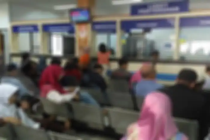 Ilustrasi bayar pajak kendaraan. Buruan bayar, diskon pajak kendaraan bermotor diperpanjang loh.