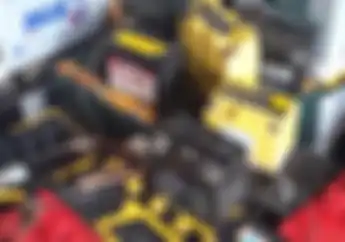 Cuman Rp 10 Ribuan Akibat WFH Aki Motor Jadi Soak? Jangan Langsung Ganti Baru Coba Dulu 1 Cara ini