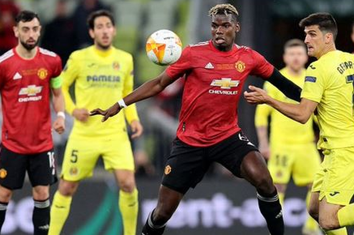 Gelandang Manchester United, Paul Pogba, beraksi dalam laga final Liga Europa kontra Villarreal di Stadion Gdansk, Rabu (26/5/2021).
