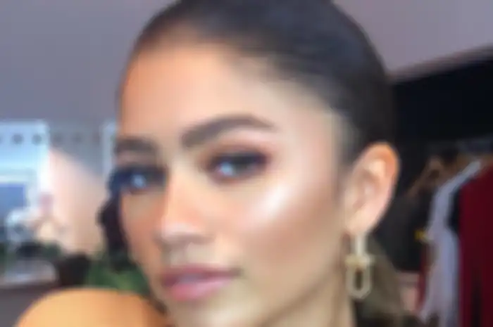 Rekomendasi highlighter ala Zendaya