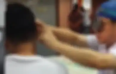Awalnya Dikira Cuma Kemasukan Air Setelah Berenang, Dokter Syok Temukan Hal Tak Lazim Dalam Telinga Pria Ini, Kebenarannya Bikin Merinding