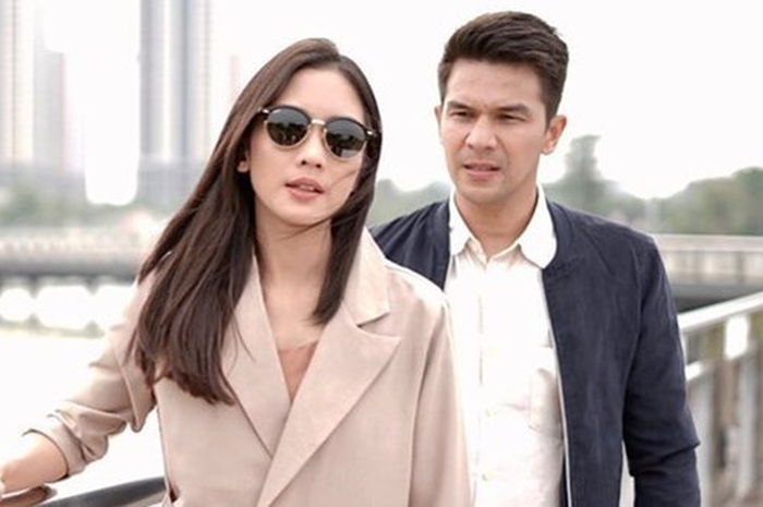 Jonathan Frizzy dan Ririn Dwi Ariyanti