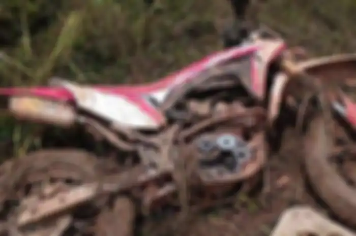 Diposting sebuah CRF150L dengan kondisi bak kopling terbuka
