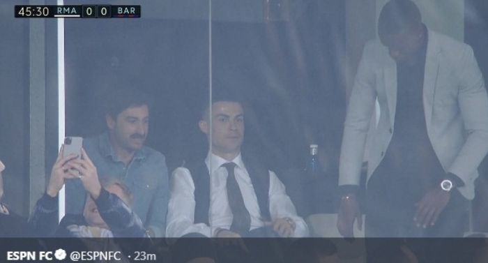 Cristiano Ronaldo hadir di Estadio Santiago Bernabeu  untuk menyaksikanlaga Real Madrid versus Barcelona, Minggu (1/3/2020).