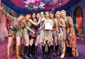 Pecahkan Rekor Sendiri, TWICE Raih 100 Juta Viewers di Video Klip More n More Hanya dalam Waktu 2 Minggu!