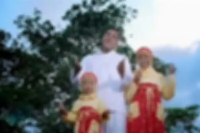 Lagu ramadan berjudul Rindu Muhammadku yang dinyanyikan oleh Haddad Alwi feat. Vita.