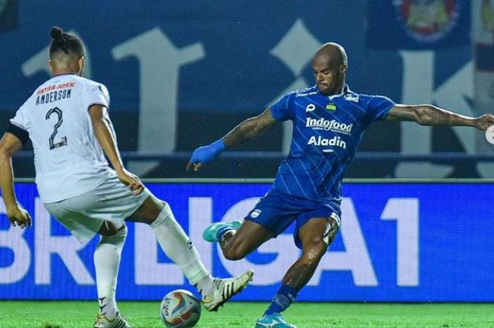 Suasana pertandingan pekan ke-22 Liga 1 2023-2024 antara Persib Bandung melawan Persik Kediri.