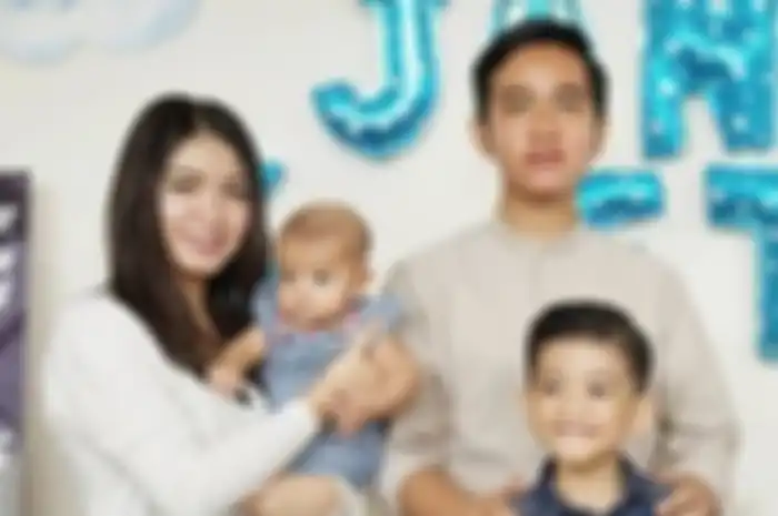 Keluarga Selvi Ananda dan Gibran Rakabuming Raka