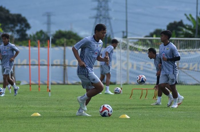 Persib Bandung terus mematangkan persiapan jelang menghadapi Western Sydney Wanderers.