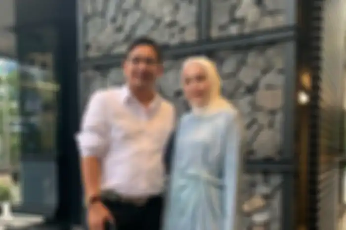 Pasha  dan istrinya Adelia